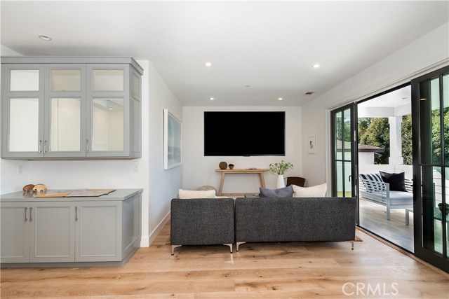 856 14th Street, Manhattan Beach, California 90266, 5 Bedrooms Bedrooms, ,5 BathroomsBathrooms,Residential,Sold,14th,SB18245508