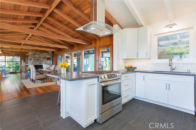 611 Gould Terrace, Hermosa Beach, California 90254, 4 Bedrooms Bedrooms, ,1 BathroomBathrooms,Residential,Sold,Gould,SB17111077