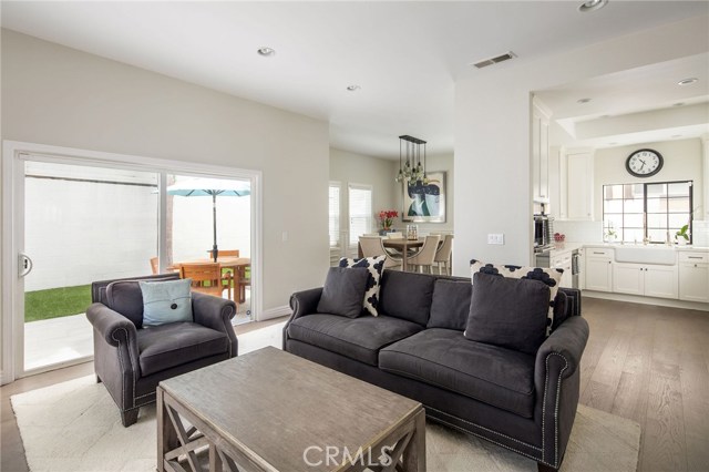 712 Irena Avenue, Redondo Beach, California 90277, 3 Bedrooms Bedrooms, ,1 BathroomBathrooms,Residential,Sold,Irena,SB20172033