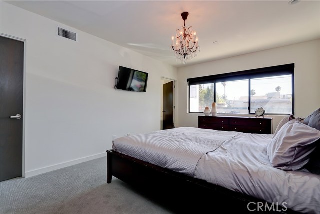 1773 Mathews Avenue, Manhattan Beach, California 90266, 3 Bedrooms Bedrooms, ,2 BathroomsBathrooms,Residential,Sold,Mathews,SB19238743