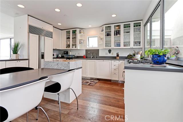 2417 Crest Drive, Manhattan Beach, California 90266, 3 Bedrooms Bedrooms, ,3 BathroomsBathrooms,Residential,Sold,Crest,SB17073042