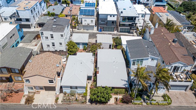 461 28th Street, Manhattan Beach, California 90266, 3 Bedrooms Bedrooms, ,2 BathroomsBathrooms,Residential,Sold,28th,SB21112452