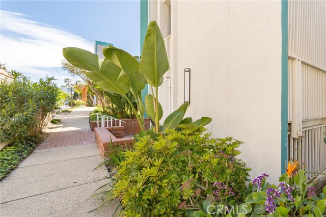 620 The Village, Redondo Beach, California 90277, 1 Bedroom Bedrooms, ,1 BathroomBathrooms,Residential,Sold,The Village,SB17035321