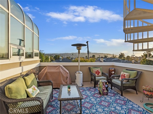 1032 Avenue A, Redondo Beach, California 90277, 5 Bedrooms Bedrooms, ,4 BathroomsBathrooms,Residential,Sold,Avenue A,PV20256766