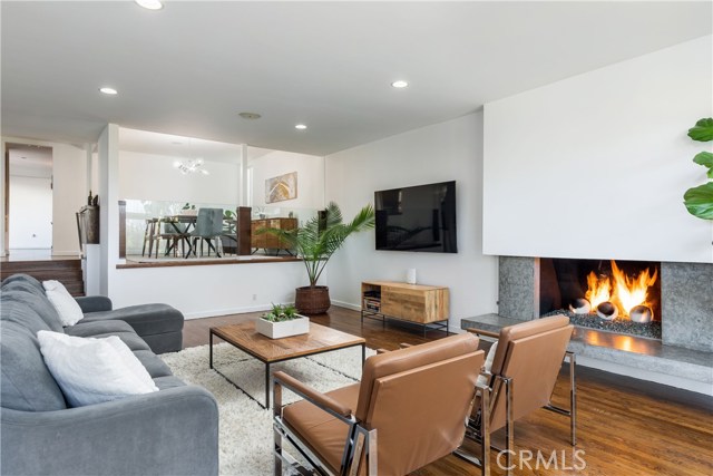 2404 Laurel Avenue, Manhattan Beach, California 90266, 5 Bedrooms Bedrooms, ,4 BathroomsBathrooms,Residential,Sold,Laurel,SB20035806