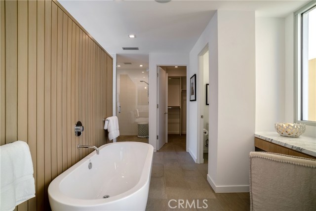 131 2nd Street, Hermosa Beach, California 90254, 4 Bedrooms Bedrooms, ,4 BathroomsBathrooms,Residential,Sold,2nd,SB19073645