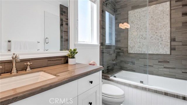 549 3rd Street, Manhattan Beach, California 90266, 5 Bedrooms Bedrooms, ,5 BathroomsBathrooms,Residential,Sold,3rd,SB21052350