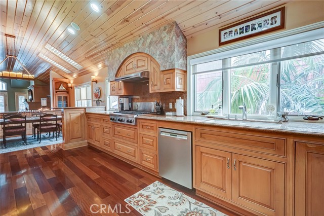 517 12th Street, Manhattan Beach, California 90266, 4 Bedrooms Bedrooms, ,3 BathroomsBathrooms,Residential,Sold,12th,SB21070513