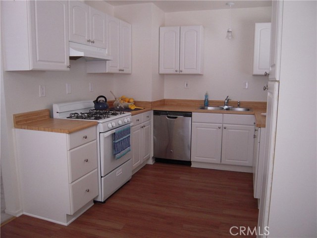 1062 Avenue C, Redondo Beach, California 90277, 2 Bedrooms Bedrooms, ,1 BathroomBathrooms,Residential,Sold,Avenue C,SB20138580