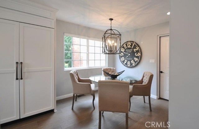 Casual Dining Area in Kitchen