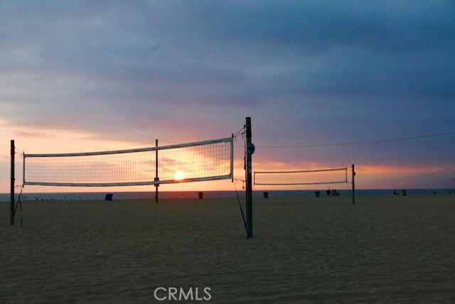 952 8th Street, Hermosa Beach, California 90254, 4 Bedrooms Bedrooms, ,3 BathroomsBathrooms,Residential,Sold,8th,SB20164788