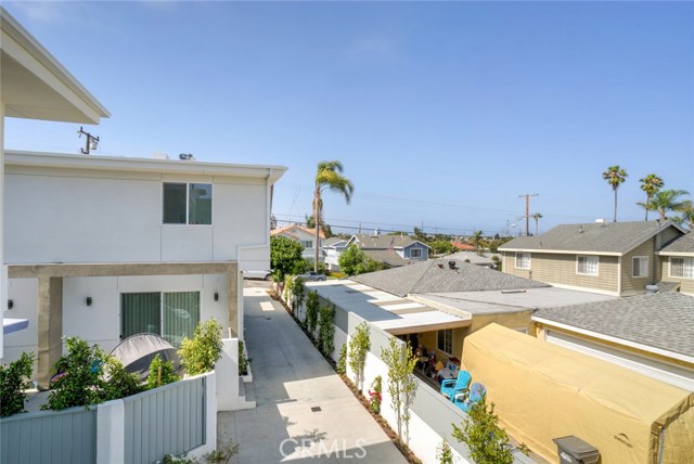 2206 Harriman Lane, Redondo Beach, California 90278, 4 Bedrooms Bedrooms, ,3 BathroomsBathrooms,Residential,Sold,Harriman,SB17178219