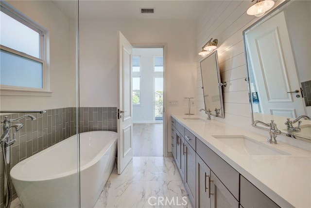 1736 Carlson Lane, Redondo Beach, California 90278, 3 Bedrooms Bedrooms, ,3 BathroomsBathrooms,Residential,Sold,Carlson,PV18235032