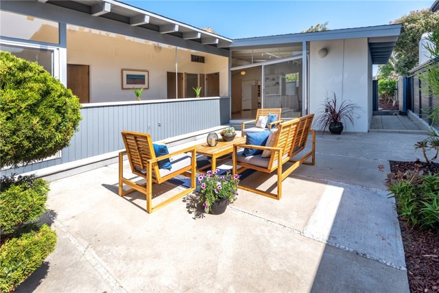 852 18th, Manhattan Beach, California 90266, 4 Bedrooms Bedrooms, ,1 BathroomBathrooms,Residential,Sold,18th,SB20139694