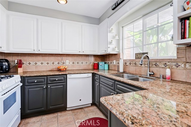 2109 Carnegie Lane, Redondo Beach, California 90278, 3 Bedrooms Bedrooms, ,2 BathroomsBathrooms,Residential,Sold,Carnegie,SB20134377