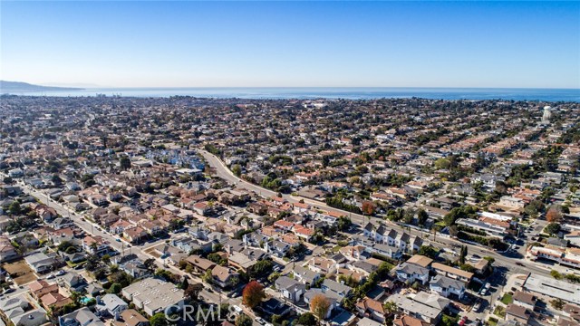 1917 Farrell Avenue, Redondo Beach, California 90278, 4 Bedrooms Bedrooms, ,3 BathroomsBathrooms,Residential,Sold,Farrell,PV20259109