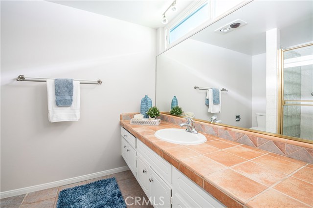 Master single vanity with shower