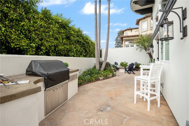 2322 Laurel Bluff Drive, Manhattan Beach, California 90266, 4 Bedrooms Bedrooms, ,3 BathroomsBathrooms,Residential,Sold,Laurel Bluff,SB21167191