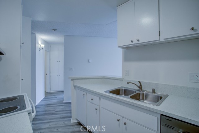 640 The Village, Redondo Beach, California 90277, 1 Bedroom Bedrooms, ,1 BathroomBathrooms,Residential,Sold,The Village,CV21150767