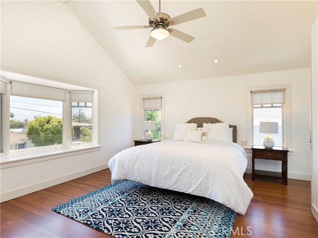 2713 Oak Avenue, Manhattan Beach, California 90266, 4 Bedrooms Bedrooms, ,2 BathroomsBathrooms,Residential,Sold,Oak,SB19125153