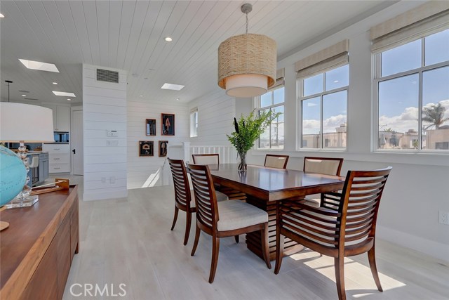 304 3rd Street, Manhattan Beach, California 90266, 4 Bedrooms Bedrooms, ,3 BathroomsBathrooms,Residential,Sold,3rd,SB19234721