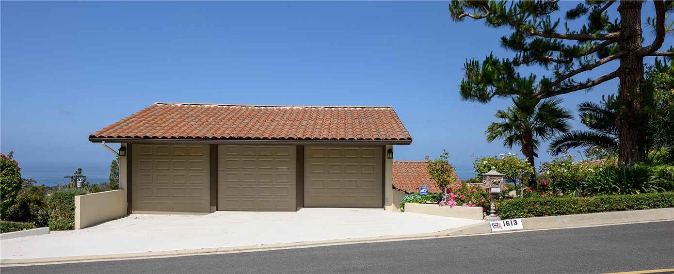 1613 Via Zurita, Palos Verdes Estates, California 90274, 4 Bedrooms Bedrooms, ,1 BathroomBathrooms,Residential,Sold,Via Zurita,SB20225458