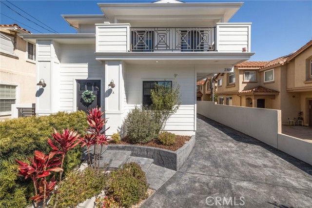 2309 Clark Lane, Redondo Beach, California 90278, 4 Bedrooms Bedrooms, ,3 BathroomsBathrooms,Residential,Sold,Clark,SB21061823