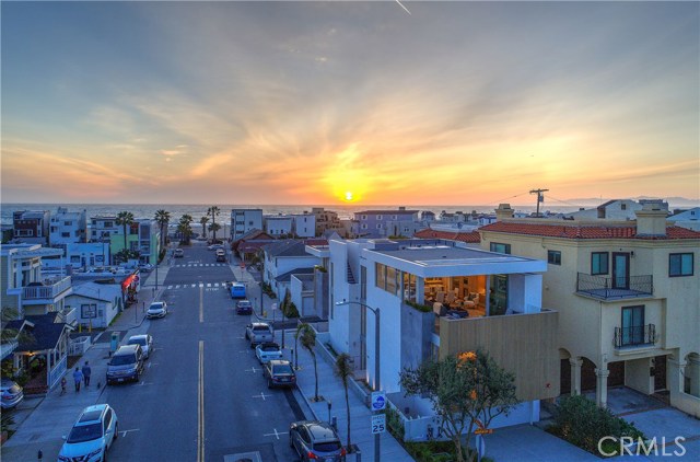 131 2nd Street, Hermosa Beach, California 90254, 4 Bedrooms Bedrooms, ,4 BathroomsBathrooms,Residential,Sold,2nd,SB19073645