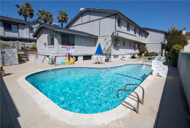 4512 182nd Street, Redondo Beach, California 90278, 2 Bedrooms Bedrooms, ,2 BathroomsBathrooms,Residential,Sold,182nd,SB18043643