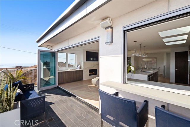 319 34th Place, Manhattan Beach, California 90266, 3 Bedrooms Bedrooms, ,3 BathroomsBathrooms,Residential,Sold,34th,PV21029643