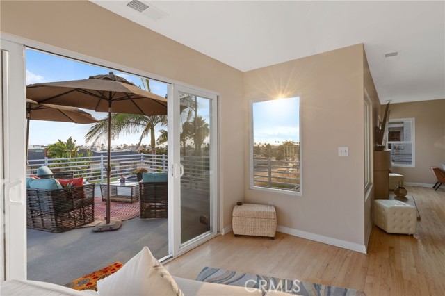 323 Avenue G, Redondo Beach, California 90277, 4 Bedrooms Bedrooms, ,1 BathroomBathrooms,Residential,Sold,Avenue G,PV21158630