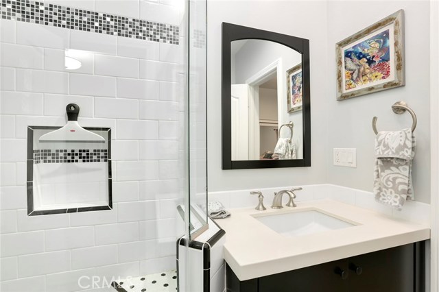429 Bayview Drive, Hermosa Beach, California 90254, 3 Bedrooms Bedrooms, ,3 BathroomsBathrooms,Residential,Sold,Bayview,SB18034474