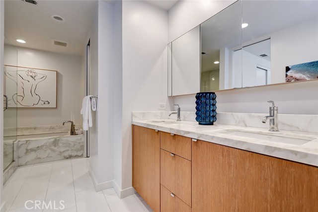 417 20th Place, Manhattan Beach, California 90266, 3 Bedrooms Bedrooms, ,2 BathroomsBathrooms,Residential,Sold,20th,SB21058820