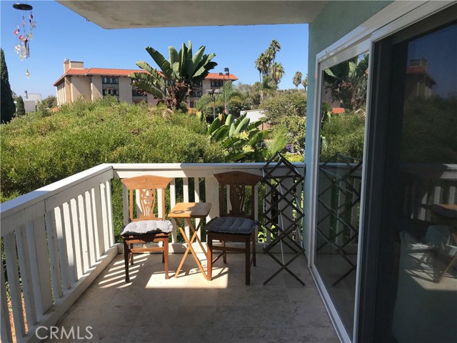 650 THE VLG, Redondo Beach, California 90277, 1 Bedroom Bedrooms, ,1 BathroomBathrooms,Residential,Sold,THE VLG,SB18182642