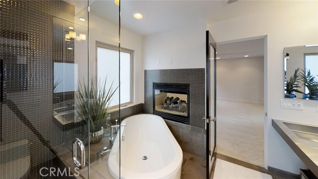 449 Manhattan Avenue, Hermosa Beach, California 90254, 2 Bedrooms Bedrooms, ,2 BathroomsBathrooms,Residential,Sold,Manhattan,SB19119924