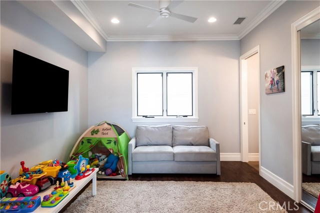 1905 Elm Avenue, Manhattan Beach, California 90266, 5 Bedrooms Bedrooms, ,5 BathroomsBathrooms,Residential,Sold,Elm,SB19169509