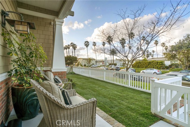 202 Avenue H, Redondo Beach, California 90277, 4 Bedrooms Bedrooms, ,3 BathroomsBathrooms,Residential,Sold,Avenue H,SB18040165