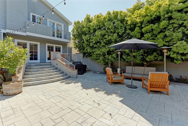 1305 8th Street, Manhattan Beach, California 90266, 6 Bedrooms Bedrooms, ,4 BathroomsBathrooms,Residential,Sold,8th,SB17085465