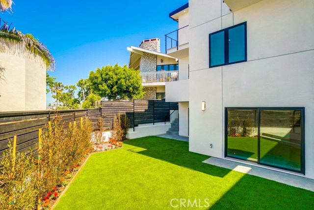 521 Helberta Avenue, Redondo Beach, California 90277, 4 Bedrooms Bedrooms, ,3 BathroomsBathrooms,Residential,Sold,Helberta,SB19088015