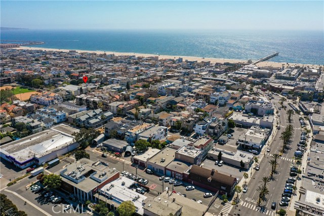 1040 Loma Drive, Hermosa Beach, California 90254, 3 Bedrooms Bedrooms, ,Residential,Sold,Loma,SB19091151