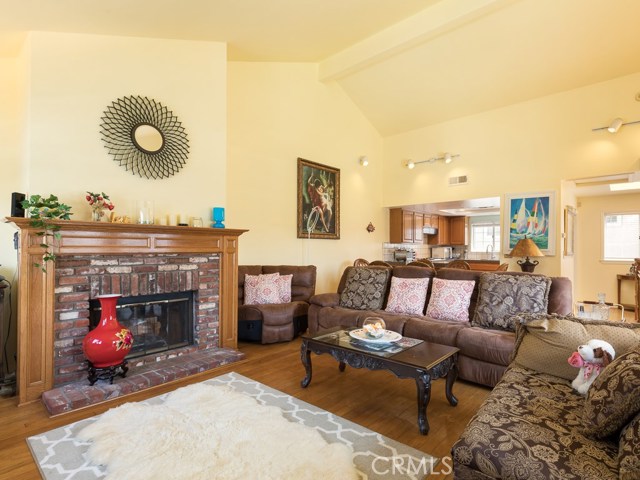 1835 Rockefeller Lane, Redondo Beach, California 90278, 3 Bedrooms Bedrooms, ,2 BathroomsBathrooms,Residential,Sold,Rockefeller,SB18189951