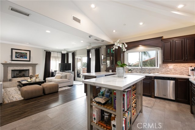 231 Helberta Avenue, Redondo Beach, California 90277, 4 Bedrooms Bedrooms, ,2 BathroomsBathrooms,Residential,Sold,Helberta,SB19006970