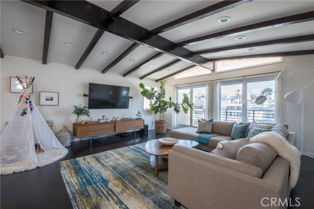 1635 Goodman Avenue, Redondo Beach, California 90278, 3 Bedrooms Bedrooms, ,2 BathroomsBathrooms,Residential,Sold,Goodman,SB19088216