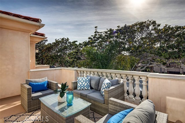 618 Broadway, Redondo Beach, California 90277, 3 Bedrooms Bedrooms, ,2 BathroomsBathrooms,Residential,Sold,Broadway,SB17101227