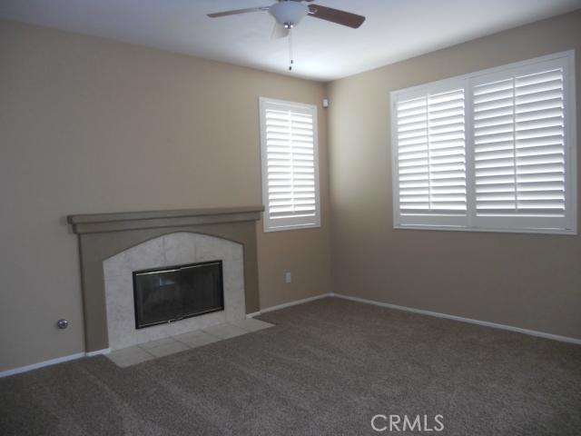 Family Room off Kitchen w/Fireplace