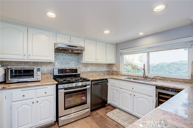 1852 Trudie Drive, Rancho Palos Verdes, California 90275, 3 Bedrooms Bedrooms, ,2 BathroomsBathrooms,Residential,Sold,Trudie,PV20227512