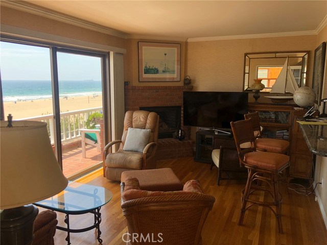 1313 Ocean aka 1312 The Strand, Manhattan Beach, California 90266, 5 Bedrooms Bedrooms, ,4 BathroomsBathrooms,Residential,Sold,Ocean aka 1312 The Strand,SB18172491