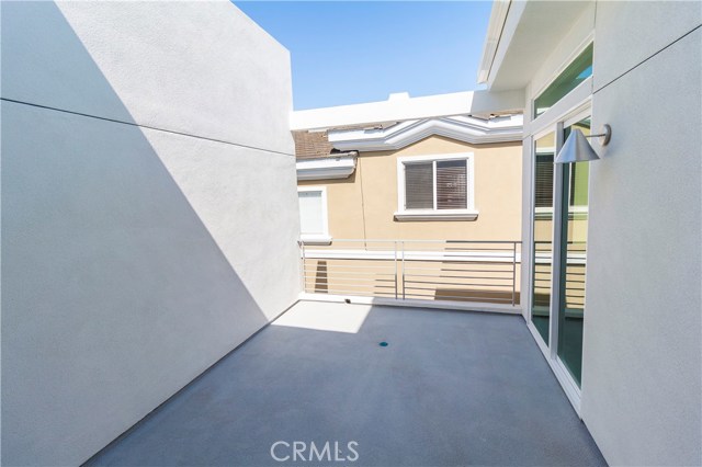 2602 Voorhees Avenue, Redondo Beach, California 90278, 4 Bedrooms Bedrooms, ,3 BathroomsBathrooms,Residential,Sold,Voorhees,SB17109811