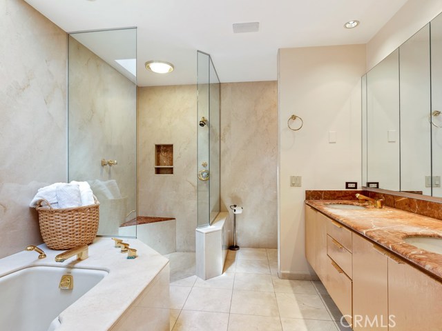 8 Eastfield Drive, Rolling Hills, California 90274, 5 Bedrooms Bedrooms, ,2 BathroomsBathrooms,Residential,Sold,Eastfield,SB17221489