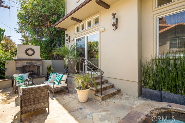 931 17th Street, Manhattan Beach, California 90266, 6 Bedrooms Bedrooms, ,4 BathroomsBathrooms,Residential,Sold,17th,SB19069902